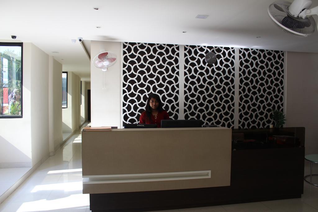 Dibrugarh Club House Hotell Exteriör bild