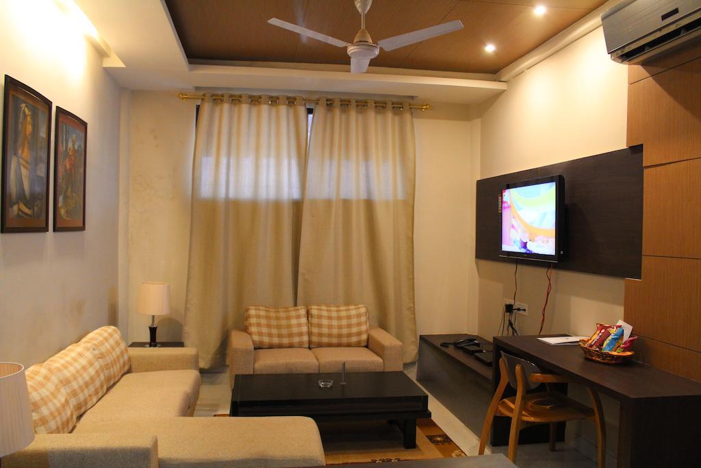 Dibrugarh Club House Hotell Exteriör bild