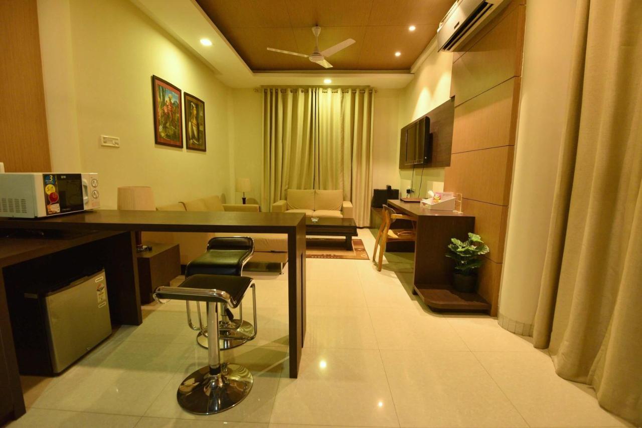 Dibrugarh Club House Hotell Exteriör bild